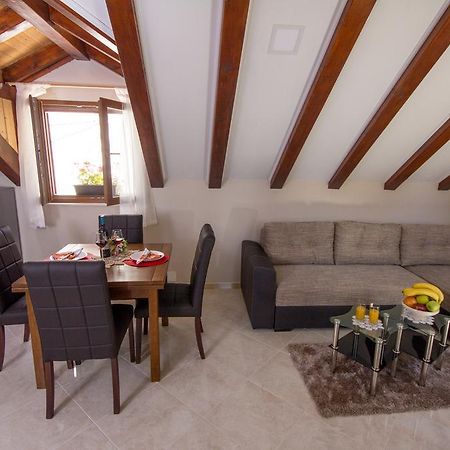 Apartment Niko Kastel Stari คาชเตลา ห้อง รูปภาพ