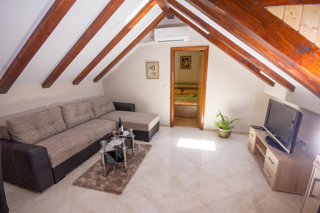 Apartment Niko Kastel Stari คาชเตลา ห้อง รูปภาพ